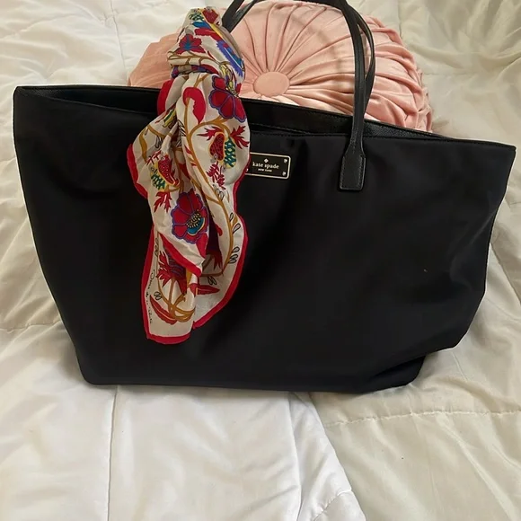 Oscar de la rents floral silk scarf - Picture 7 of 7